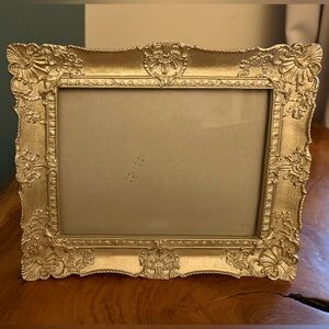 Ornate Vintage Inspired Gold Decorative Picture Frame Cynthia Rowley EUC